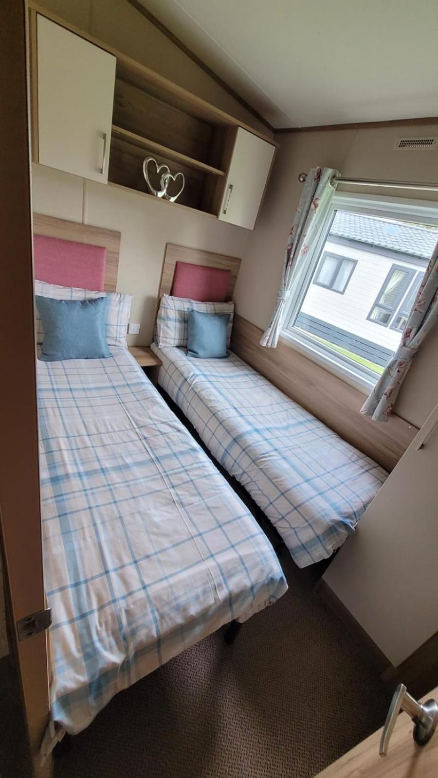 Tattershall Lakes Kingfisher Caravan 8 Berth With Hot Tub & Wifi Exterior photo